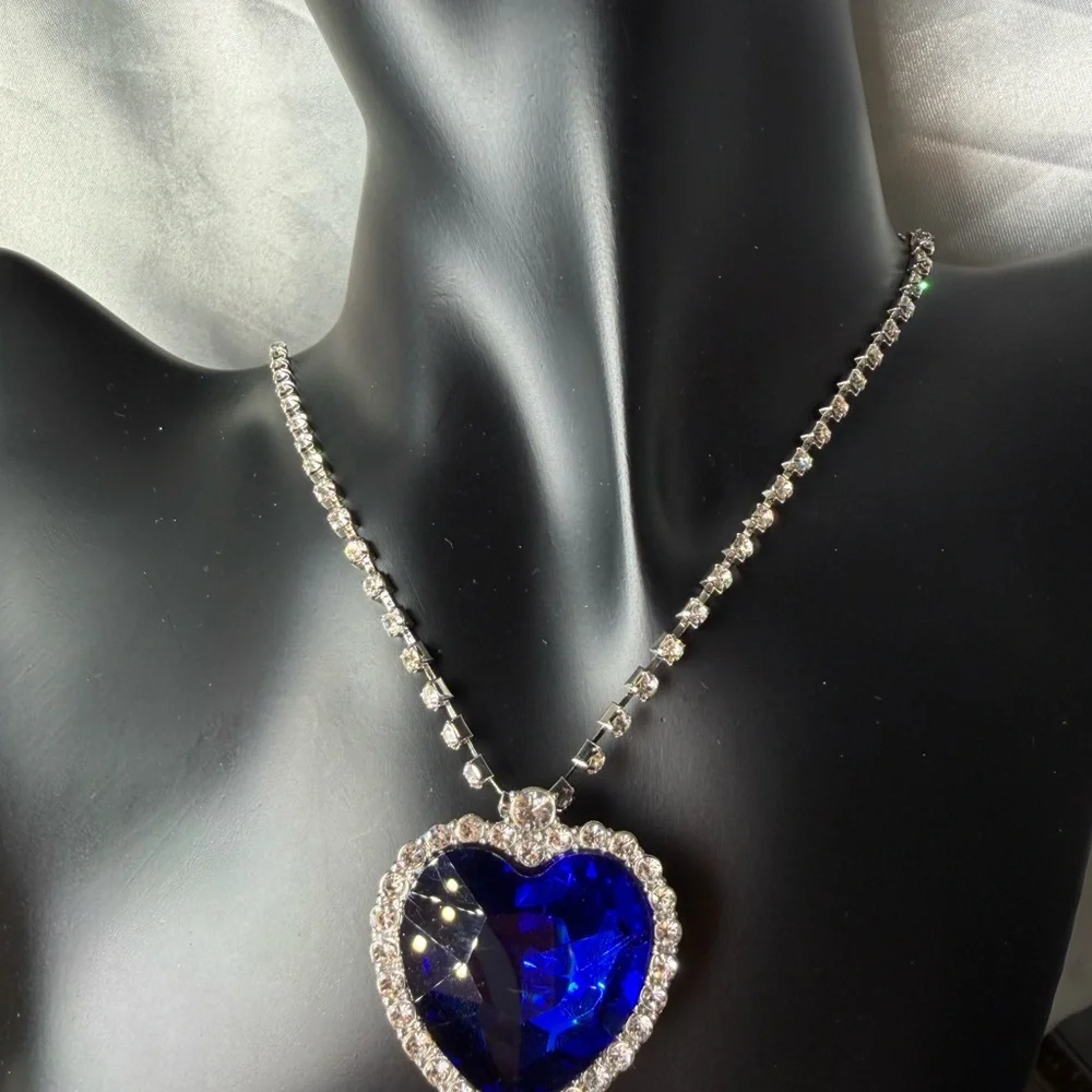 Unique premium look Sapphire Blue Heart Necklace with Silver Accents - Picture 7 of 13